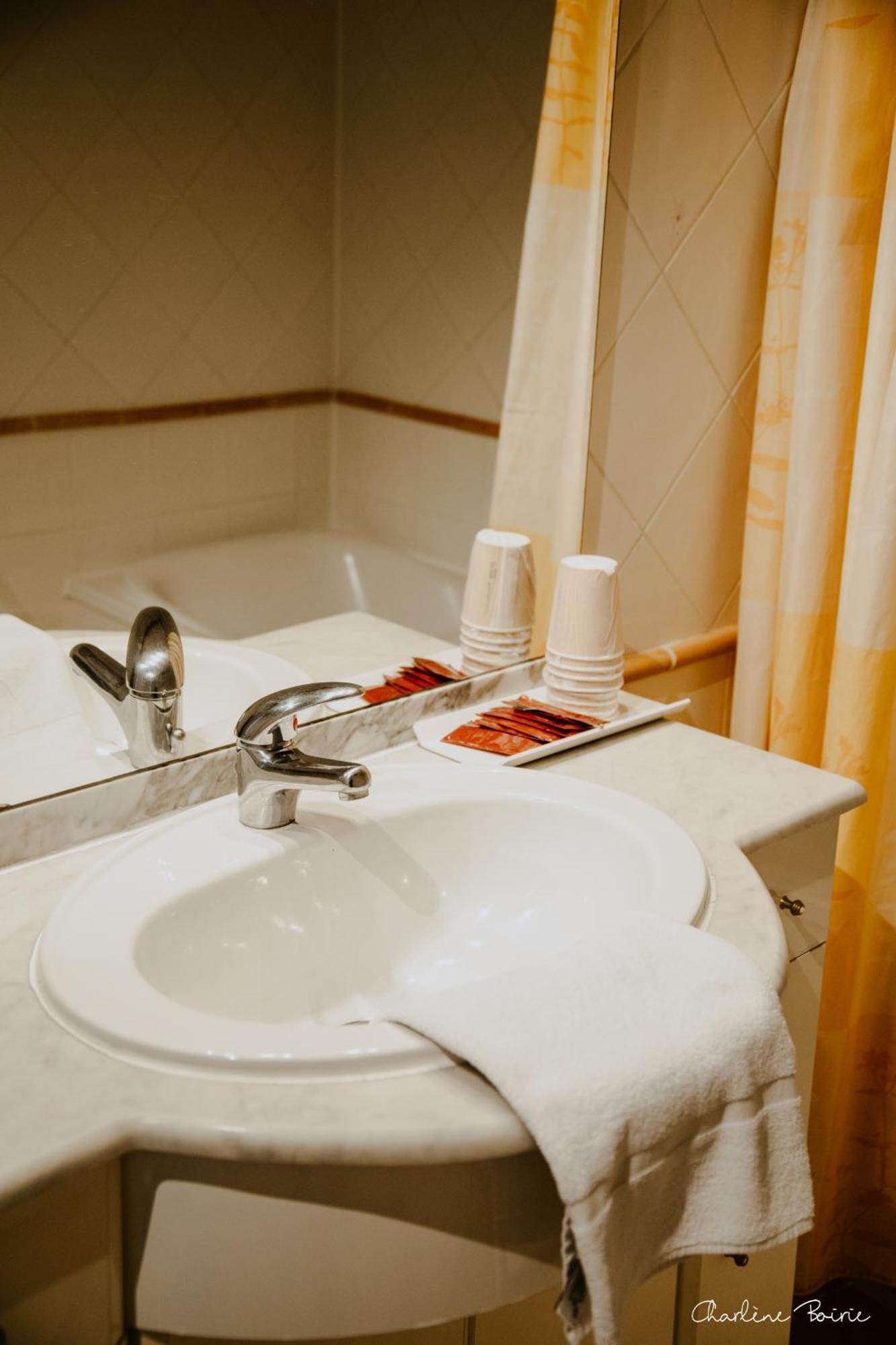 Aparthotel Domaine Des Bains Vals-les-Bains Zewnętrze zdjęcie