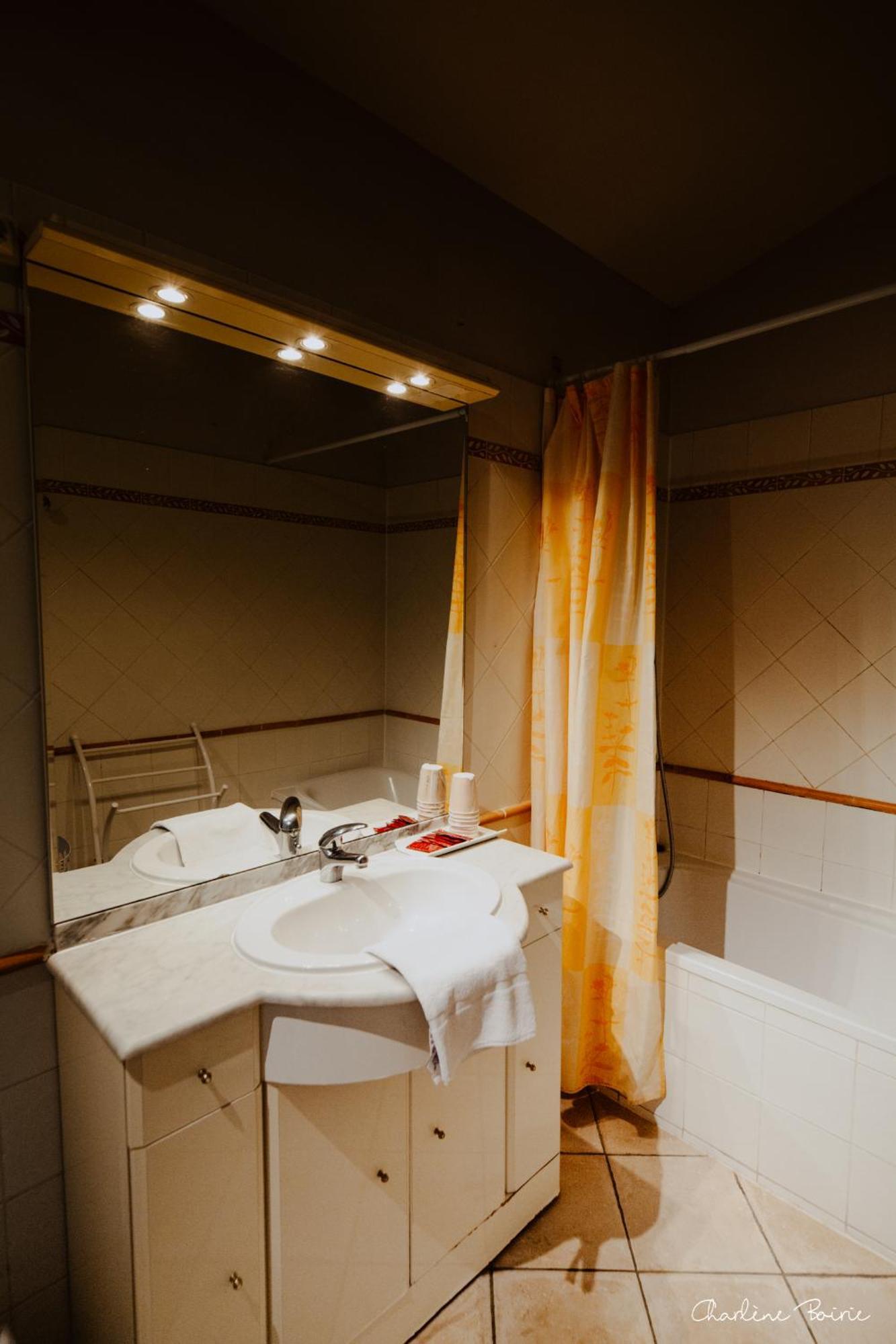 Aparthotel Domaine Des Bains Vals-les-Bains Zewnętrze zdjęcie